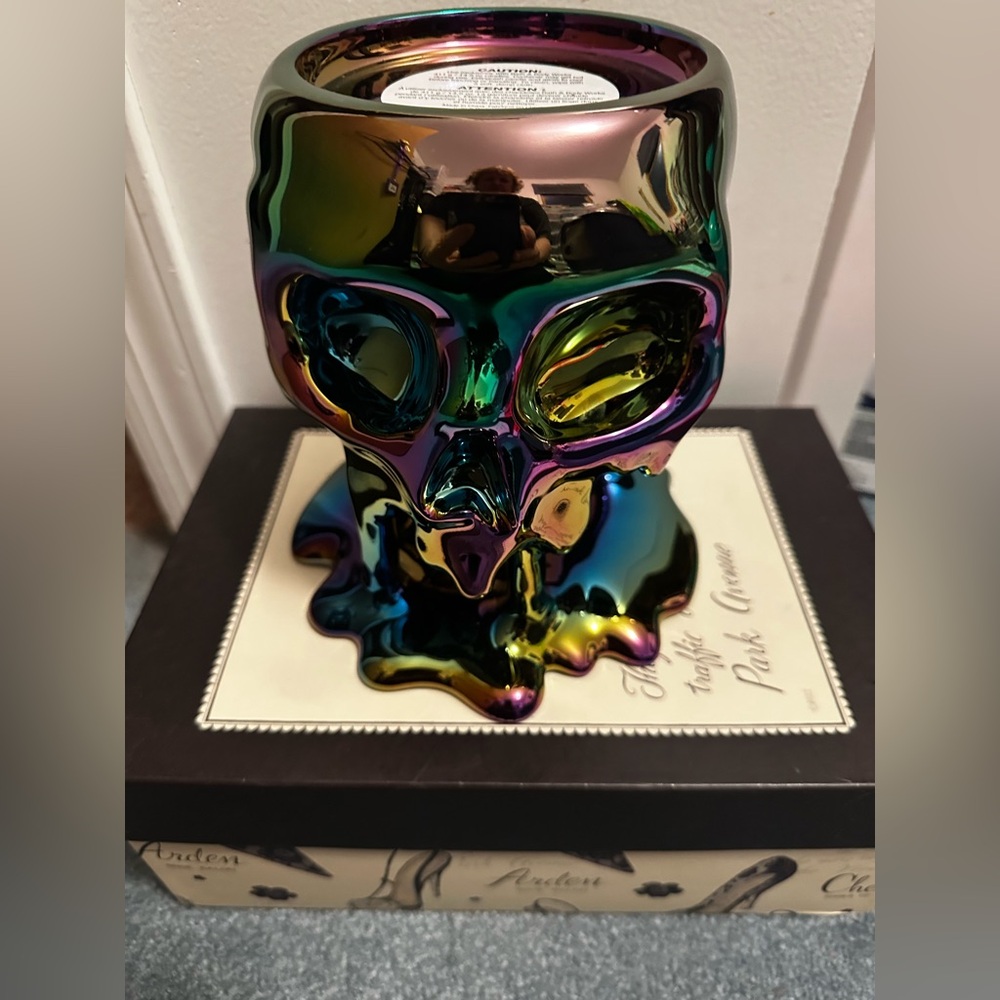 Dripping Skull Pedestal 3-Wick Candle Holder Halloween 2025